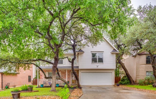 4-bedroom rental at 2422 Newoak Park in San Antonio, TX — photo 1