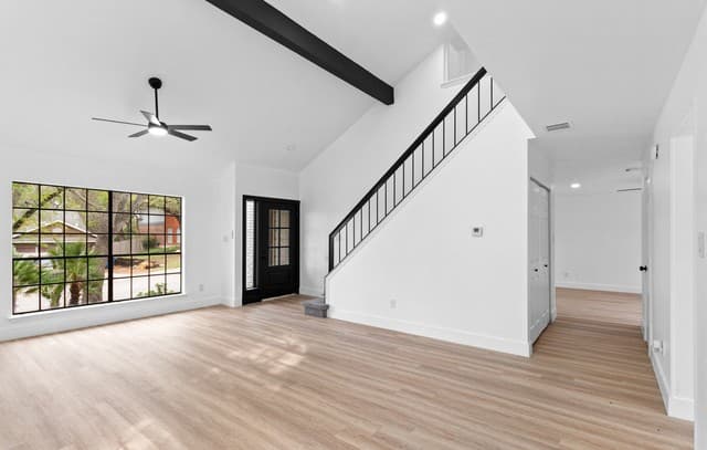 4-bedroom rental at 15610 Knollhollow in San Antonio, TX — photo 4
