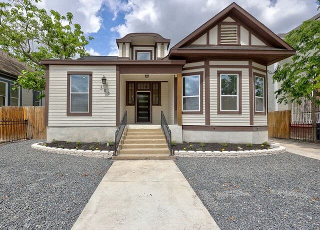 4-bedroom rental at 507 W Mistletoe in San Antonio, TX — photo 5