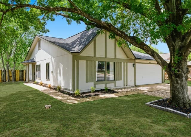 3-bedroom rental at 4403 Misty Springs Dr in San Antonio, TX — photo 3
