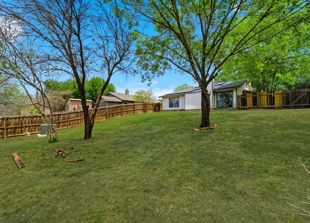 3-bedroom rental at 4403 Misty Springs Dr in San Antonio, TX — photo 5