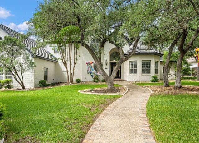 4-bedroom rental at 5 Aspen Creek in San Antonio, TX — photo 2