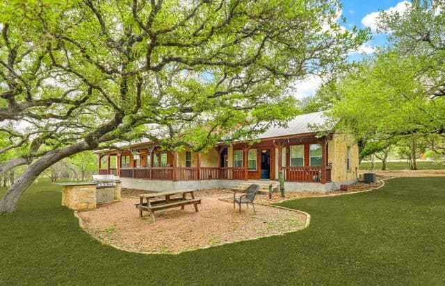 3-bedroom rental at 213 Timber View in Boerne, TX — photo 4