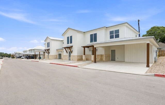 2-bedroom rental at 1147 Paniolo Dr in Boerne, TX — photo 1