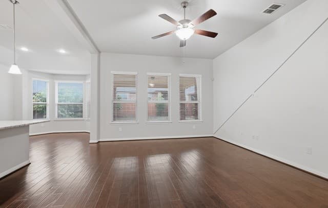 4-bedroom rental at 12323 Pecos Valley in San Antonio, TX — photo 5