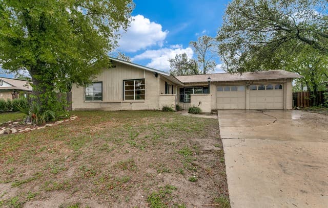 3-bedroom rental at 622 Trafalgar Rd in San Antonio, TX — photo 1