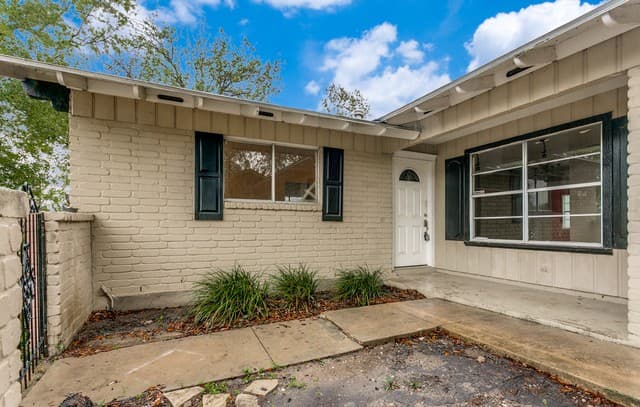3-bedroom rental at 622 Trafalgar Rd in San Antonio, TX — photo 3