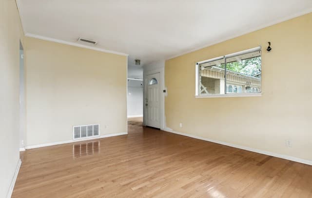 3-bedroom rental at 622 Trafalgar Rd in San Antonio, TX — photo 5