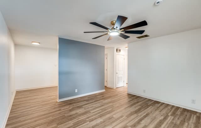 3-bedroom rental at 3611 Devon in San Antonio, TX — photo 2