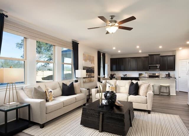 4-bedroom rental at 15858 Comanche Owl Blank in San Antonio, TX — photo 3