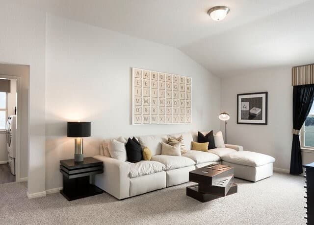 4-bedroom rental at 15858 Comanche Owl Blank in San Antonio, TX — photo 4