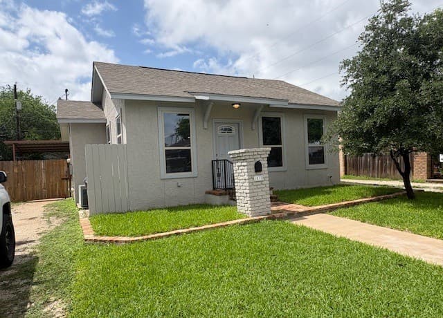 2-bedroom rental at 1832 Clower in San Antonio, TX — photo 2