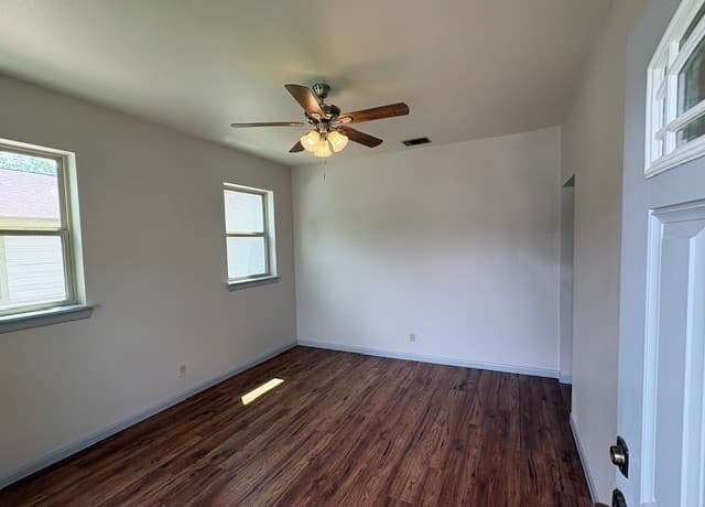 2-bedroom rental at 1832 Clower in San Antonio, TX — photo 4