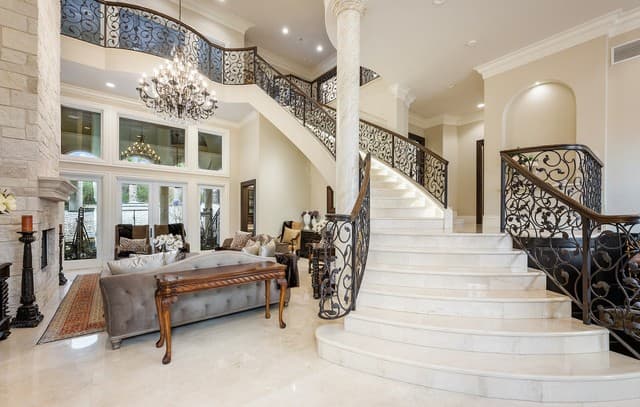 7-bedroom rental at 11 Vineyard Dr. in San Antonio, TX — photo 4