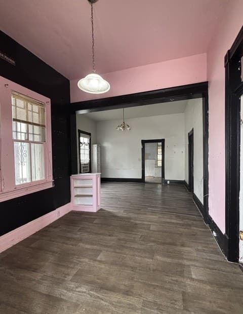 2-bedroom rental at 206 Piedmont Ave in San Antonio, TX — photo 2