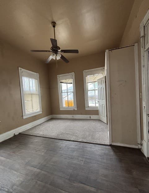 2-bedroom rental at 206 Piedmont Ave in San Antonio, TX — photo 3
