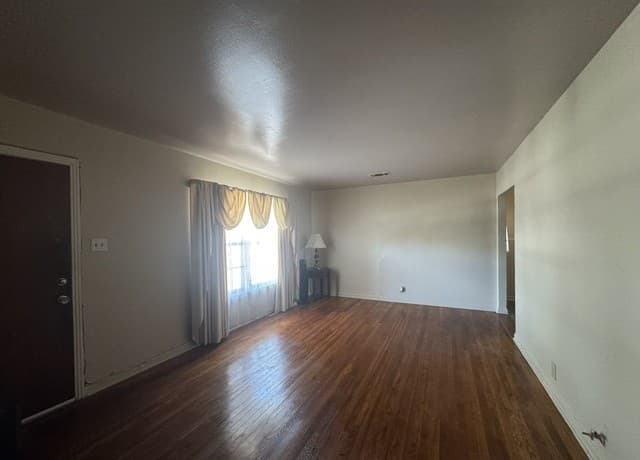 3-bedroom rental at 131 Danny Clay Dr in San Antonio, TX — photo 3