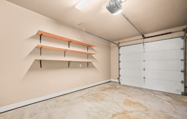 3-bedroom rental at 2910 Owasso St in San Antonio, TX — photo 4