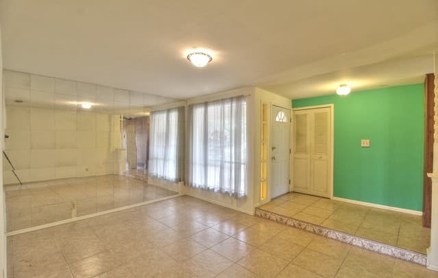 3-bedroom rental at 4814 La Salida St in San Antonio, TX — photo 3