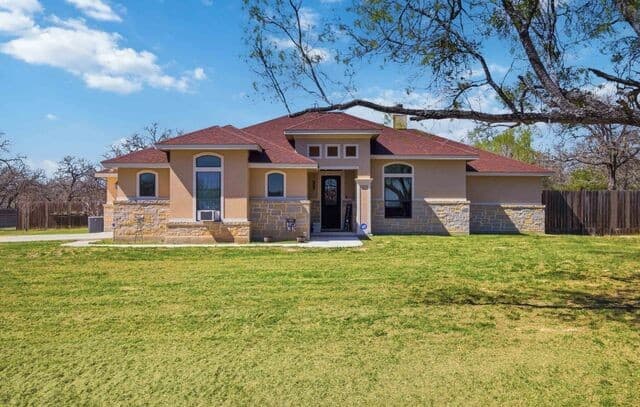 4-bedroom rental at 133 Sendera Crossing in La Vernia, TX — photo 1