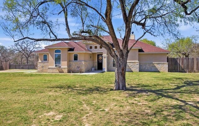 4-bedroom rental at 133 Sendera Crossing in La Vernia, TX — photo 5