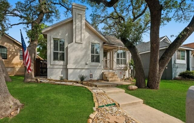 3-bedroom rental at 16915 Brookwood in San Antonio, TX — photo 1