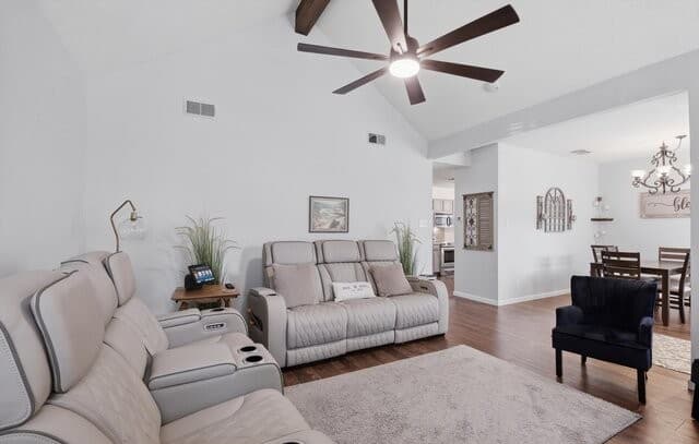 3-bedroom rental at 16915 Brookwood in San Antonio, TX — photo 4