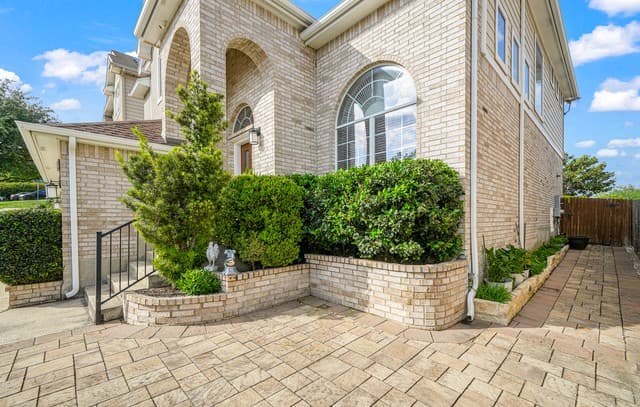 3-bedroom rental at 21411 La Pena Dr in San Antonio, TX — photo 3