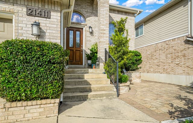3-bedroom rental at 21411 La Pena Dr in San Antonio, TX — photo 4