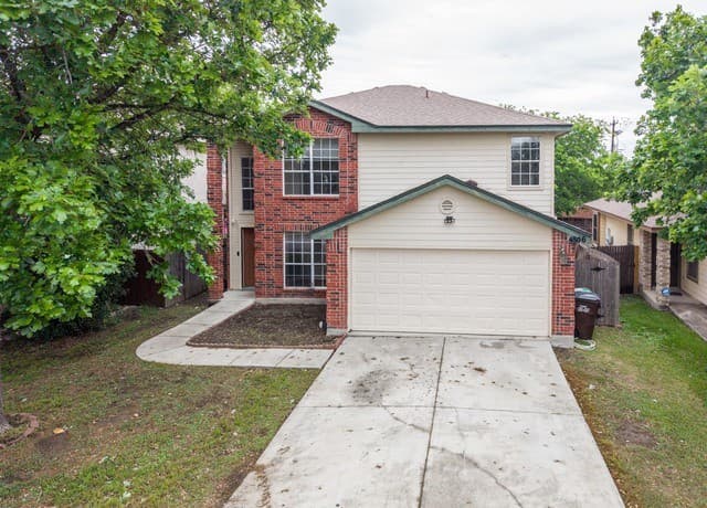 4-bedroom rental at 4806 Crestwood Hill Dr in San Antonio, TX — photo 2