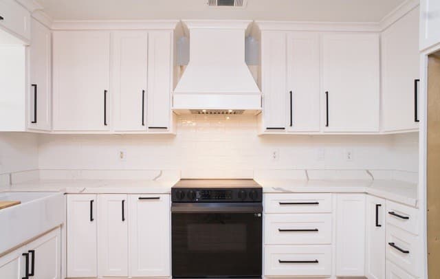 4-bedroom rental at 4806 Crestwood Hill Dr in San Antonio, TX — photo 5