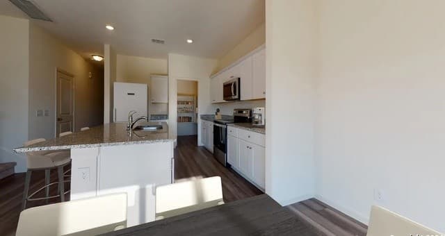 4-bedroom rental at 7263 King Bend in San Antonio, TX — photo 3