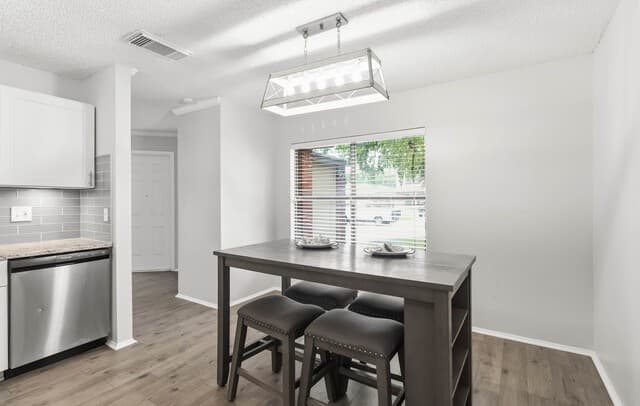3-bedroom rental at 12722 Huntsman View Dr in San Antonio, TX — photo 3