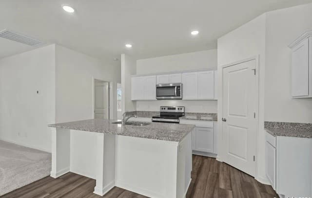3-bedroom rental at 133 Peterson Place in Adkins, TX — photo 3