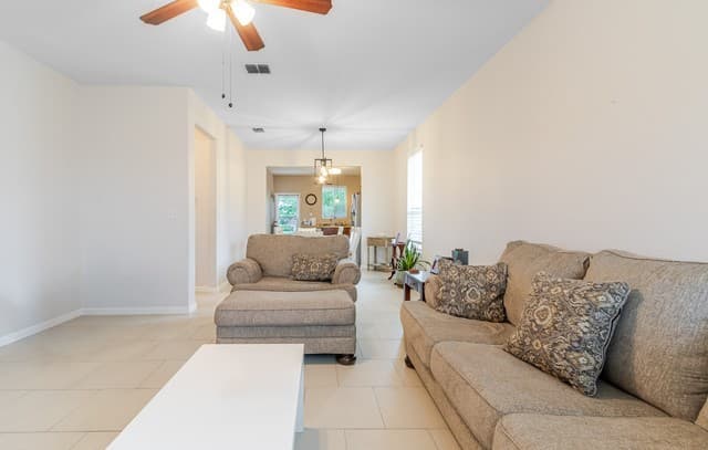 3-bedroom rental at 24214 Hazel Alder in San Antonio, TX — photo 2