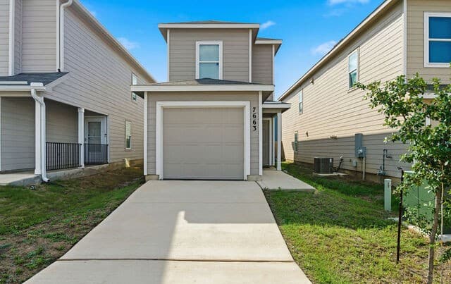 3-bedroom rental at 7663 Aston Cross in San Antonio, TX — photo 1