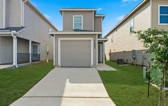3-bedroom rental at 7663 Aston Cross in San Antonio, TX — photo 2