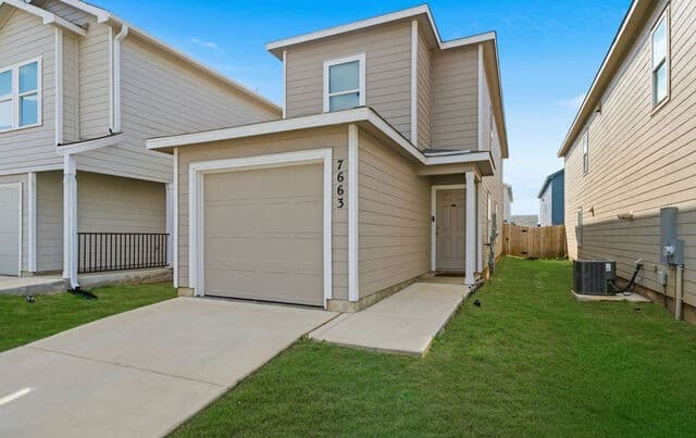 3-bedroom rental at 7663 Aston Cross in San Antonio, TX — photo 4