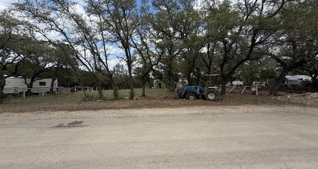 rental at 7513 Whartons Dock Rd in Bandera, TX — photo 1