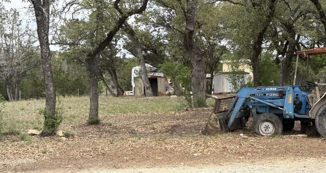 rental at 7513 Whartons Dock Rd in Bandera, TX — photo 3