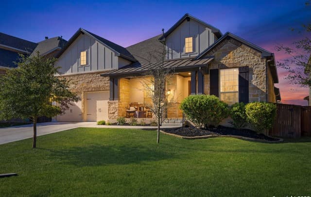 5-bedroom rental at 7715 Goldstrike Dr in San Antonio, TX — photo 2