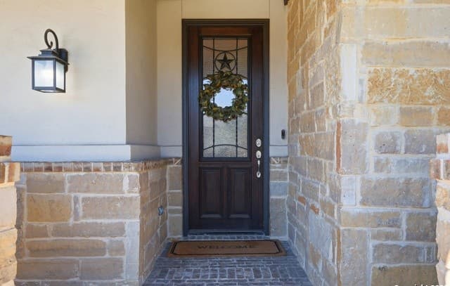 5-bedroom rental at 7715 Goldstrike Dr in San Antonio, TX — photo 4