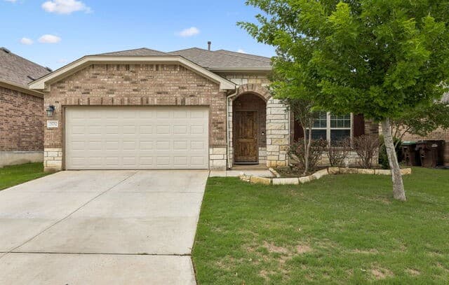 3-bedroom rental at 25752 Two Springs in San Antonio, TX — photo 2
