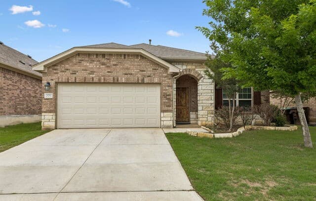 3-bedroom rental at 25752 Two Springs in San Antonio, TX — photo 4