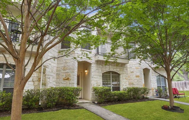 4-bedroom rental at 424 Herff St Unit 424 in Boerne, TX — photo 3