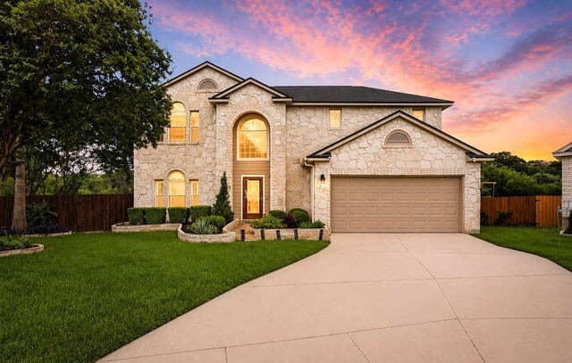 5-bedroom rental at 1103 El Sierro in San Antonio, TX — photo 1