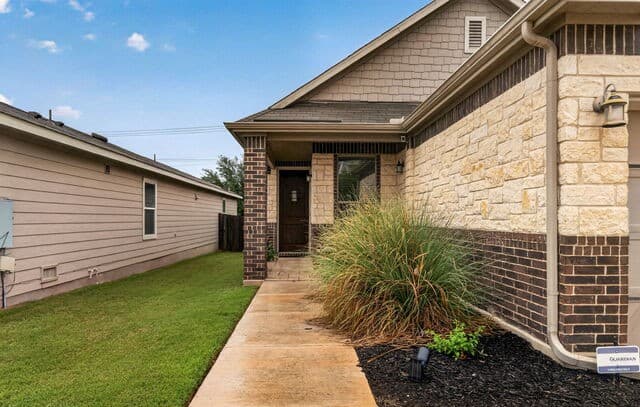 3-bedroom rental at 4615 Trevor Way in San Antonio, TX — photo 4