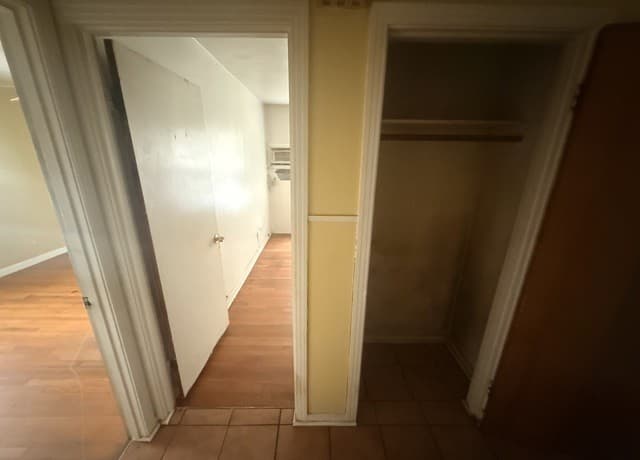 5-bedroom rental at 470 E Amber St in San Antonio, TX — photo 4