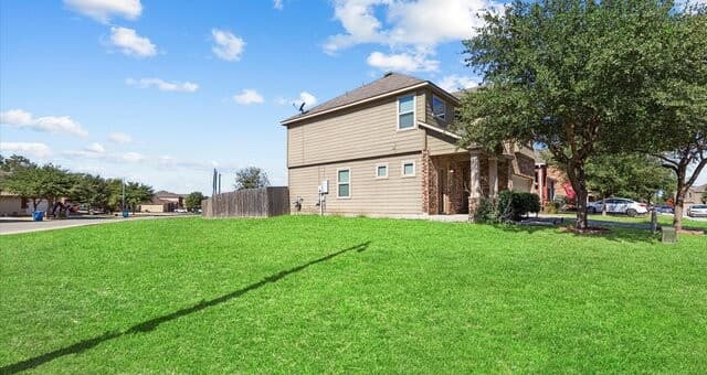3-bedroom rental at 6847 Fort Bnd in San Antonio, TX — photo 3