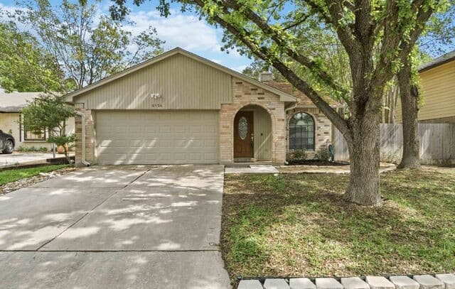 3-bedroom rental at 6154 John Chapman in San Antonio, TX — photo 1